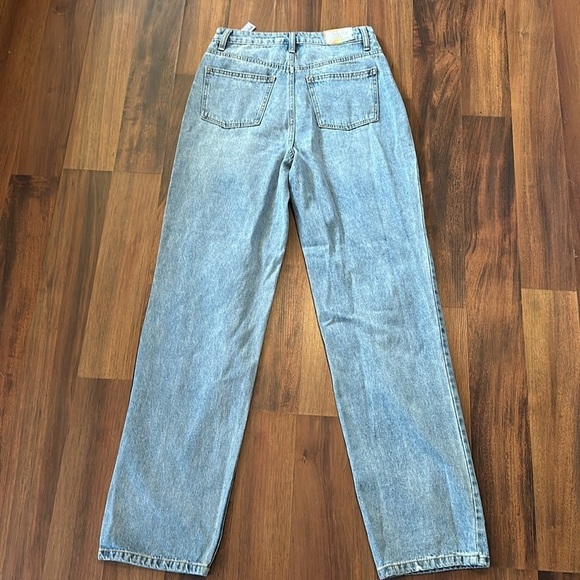 NWT Tinseltown Ripped Hi-Rise Straight Leg Distressed Darling Wash Jeans Size 9 - Picture 2 of 12